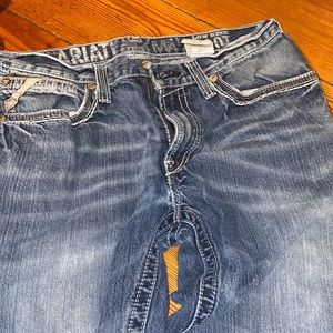 ⚡️Men’s Ariat jeans